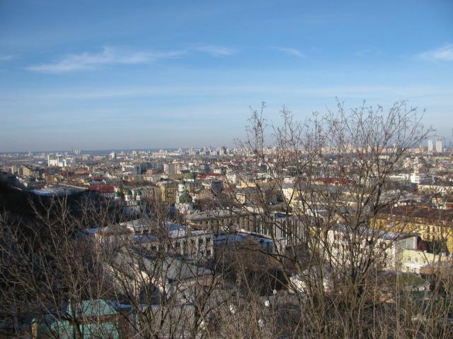 Вид на Киев с очередного холма.