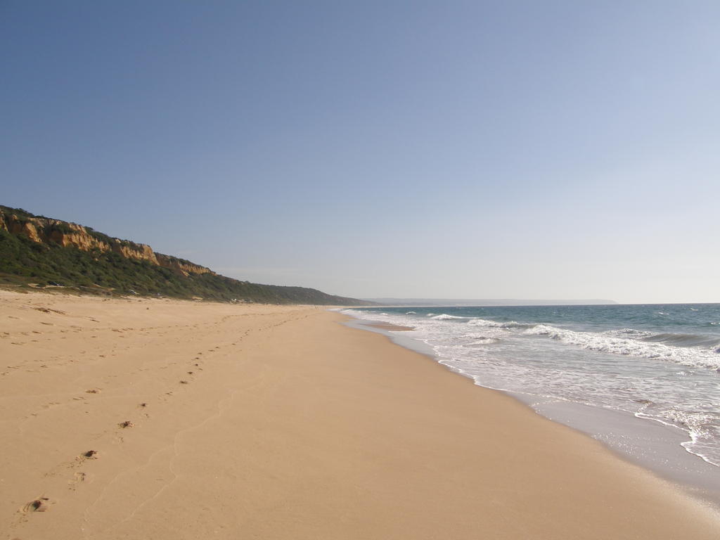 Португалия, пляж у Фонте де Телья (Fonte de Telha)
