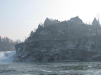 Замок на берегу Рейна.