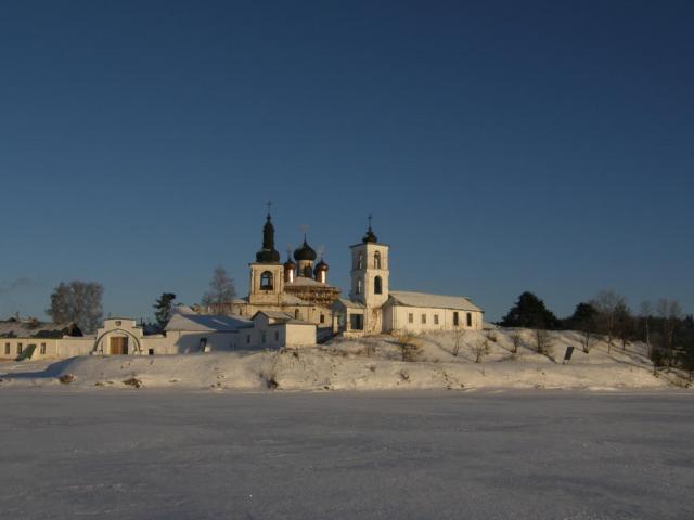 Горицы. Вид на Горицкий монастырь со льда Шекснинского водохранилища