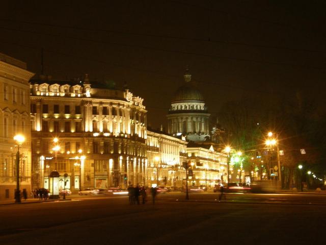 Петербург. Вид с Дворцовой площади на Исаакиевский собор.